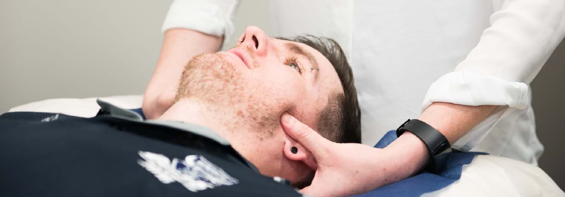Ejercicios para relajar la mandíbula y reducir la tensión mandibular